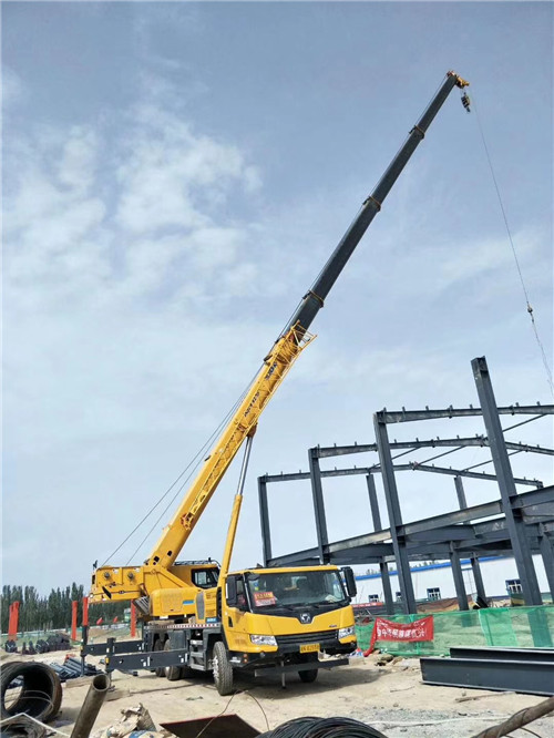 黄龙县超高层建筑钢结构吊装案例